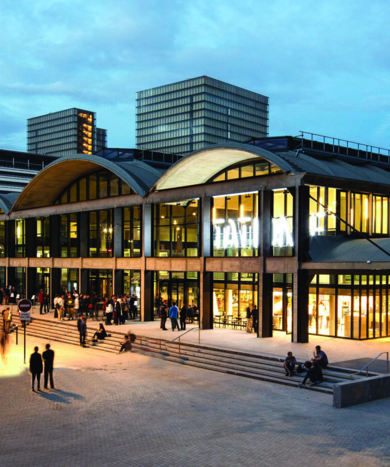 이번에 내리실 역은 스타트업의 미래 스테이션 F