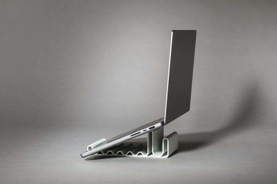 11 %EC%97%AC%EB%9F%AC %EC%BB%AC%EB%9F%AC%EC%99%80 %EC%82%AC%EC%9D%B4%EC%A6%88%EB%A1%9C %EC%A0%9C%EA%B3%B5%EB%90%98%EB%8A%94 Stand%EB%8A%94 %EB%85%B8%ED%8A%B8%EB%B6%81%EC%9D%B4%EB%82%98 %ED%9C%B4%EB%8C%80%ED%8F%B0%EC%9D%84 %EA%B3%A0%EC%A0%95%ED%95%98%EA%B1%B0%EB%82%98 %ED%8E%9C%EA%B3%BC %EA%B0%99%EC%9D%80 %EB%8F%84%EA%B5%AC%EB%A5%BC %EB%B3%B4%EA%B4%80%ED%95%98%EB%8A%94%EB%8D%B0 %EC%9C%A0%EC%9A%A9%ED%95%98%EB%8B%A4. %C2%A9Bene GmbH