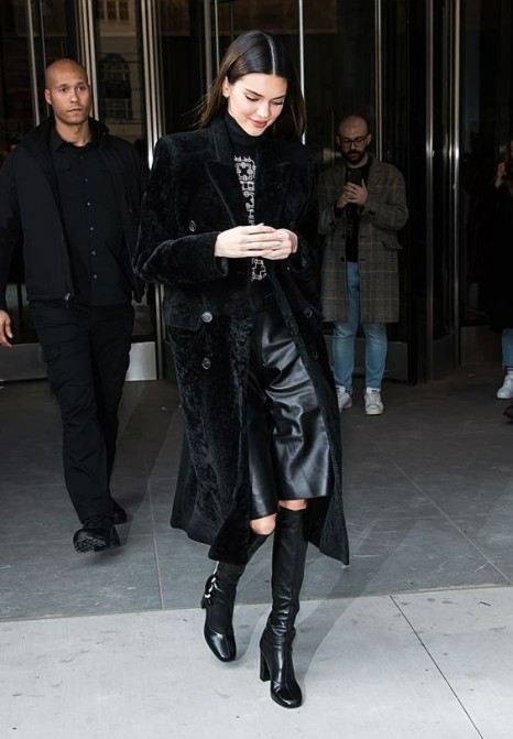 겨울 단 하나의 아이템만 쇼핑해야 한다면, 클래식 블랙 코트 12 2 3