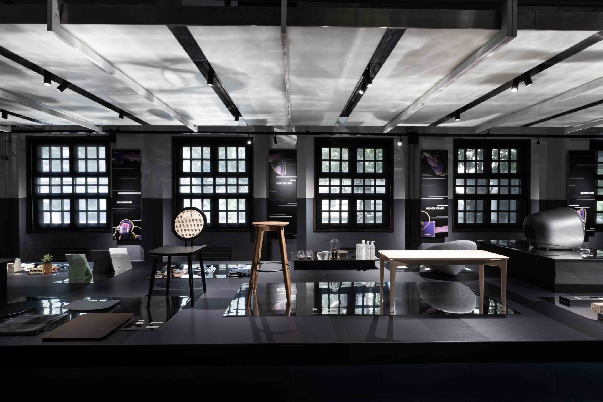 04 The final exhibit Hall 04 features the local hyperplasiaand multidimensional vogue section 6