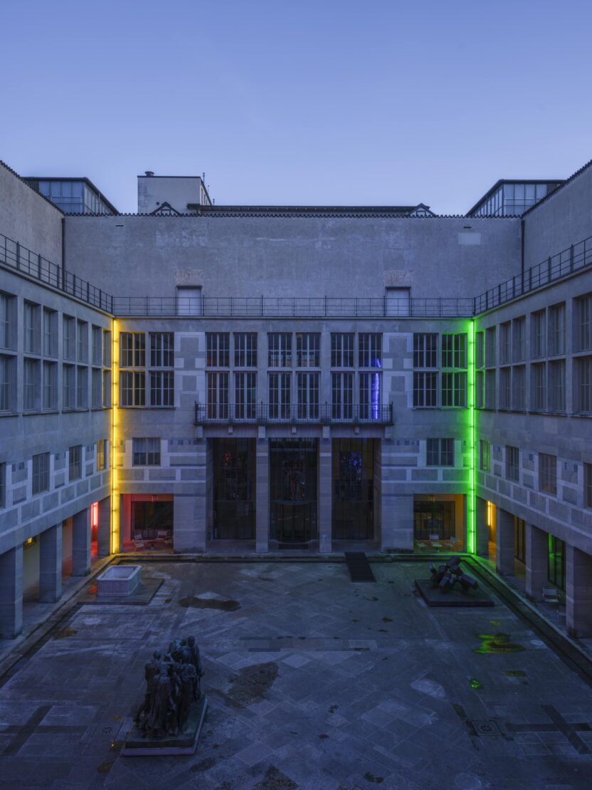 형광등이 빛의 예술이 되기까지 8 14 min