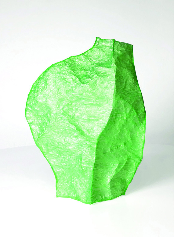 비닐로 작품을 빚는 연금술사 김지선 6 211026000000223 O 1