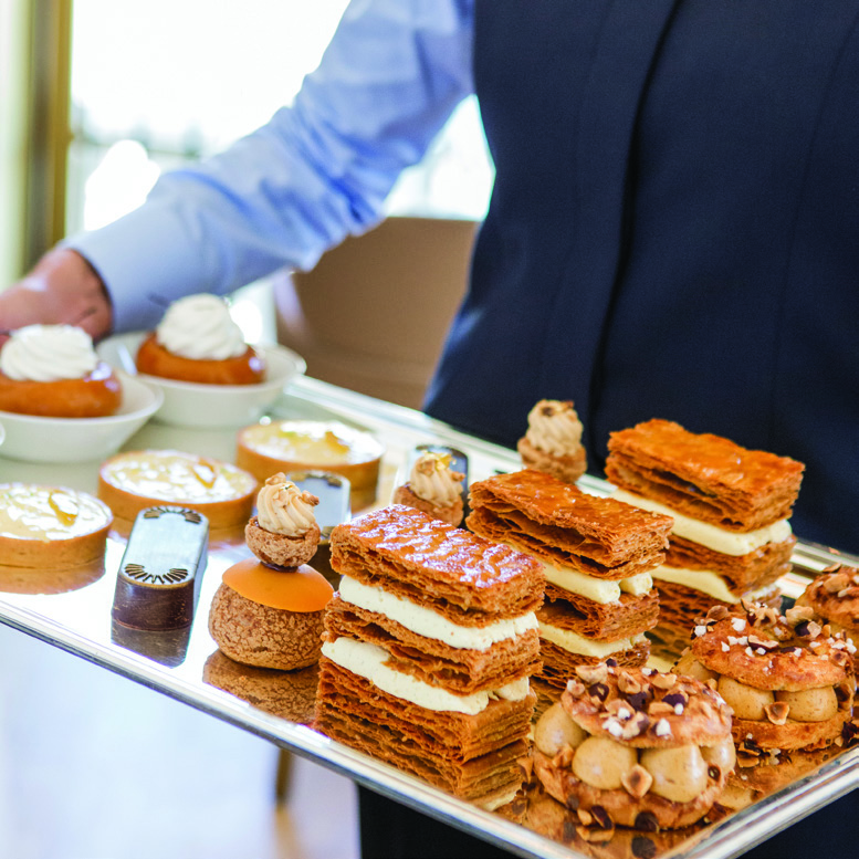 알랭 뒤카스가 당신에게 바치는 왕의 만찬 2 200225000000027 O