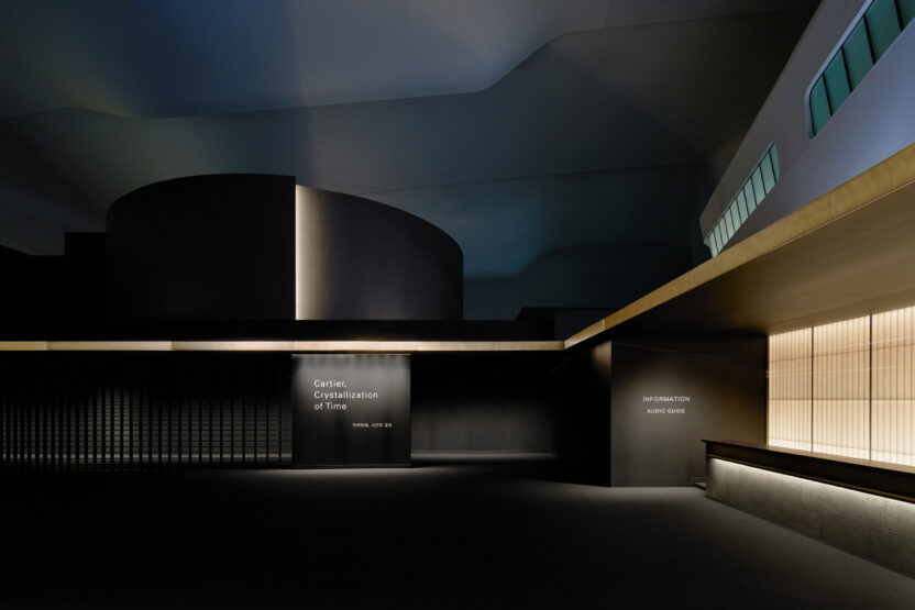 %EA%B9%8C%EB%A5%B4%EB%9D%A0%EC%97%90 %EC%8B%9C%EA%B0%84%EC%9D%98 %EA%B2%B0%EC%A0%95 %EC%A0%84%EC%8B%9C%EC%9E%A5 %EB%82%B4 %C2%A9Cartier %C2%A9Victor Picon