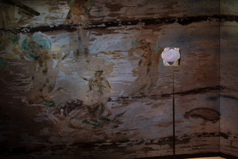 %EA%B9%8C%EB%A5%B4%EB%9D%A0%EC%97%90 %EC%8B%9C%EA%B0%84%EC%9D%98 %EA%B2%B0%EC%A0%95 %EC%A0%84%EC%8B%9C%EC%9E%A5 %EB%82%B4 %ED%8A%B8%EB%A0%88%EC%A0%80 %ED%94%BC%EC%8A%A4 %ED%8C%8C%ED%8A%B8%EB%A5%BC %EC%9E%A5%EC%8B%9D%ED%95%98%EA%B3%A0 %EC%9E%88%EB%8A%94 %EB%B8%8C%EB%A0%88%EC%9D%B4%EC%8A%AC%EB%A6%BF %EA%B9%8C%EB%A5%B4%EB%9D%A0%EC%97%90 2015 %C2%A9Yuji Ono