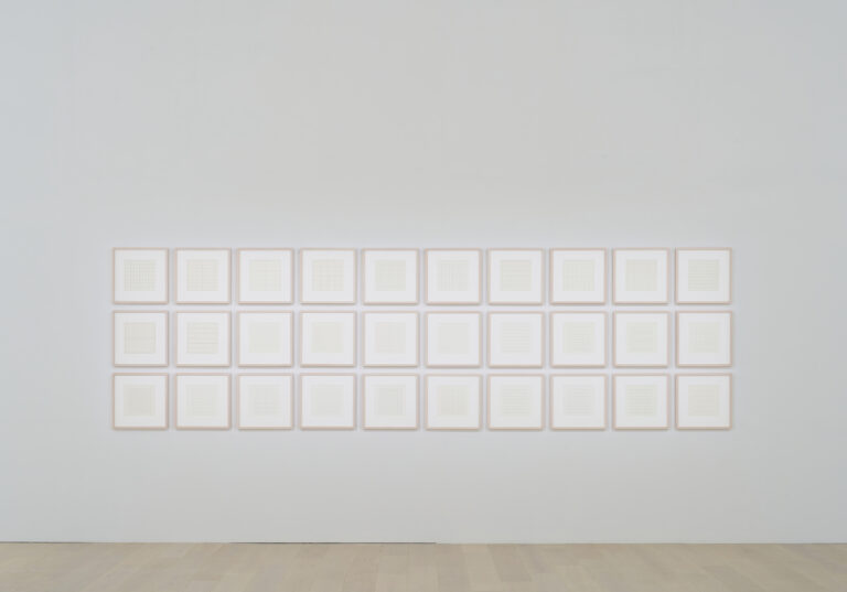 강릉 솔올미술관에서 비로소 마주한, 아그네스 마틴