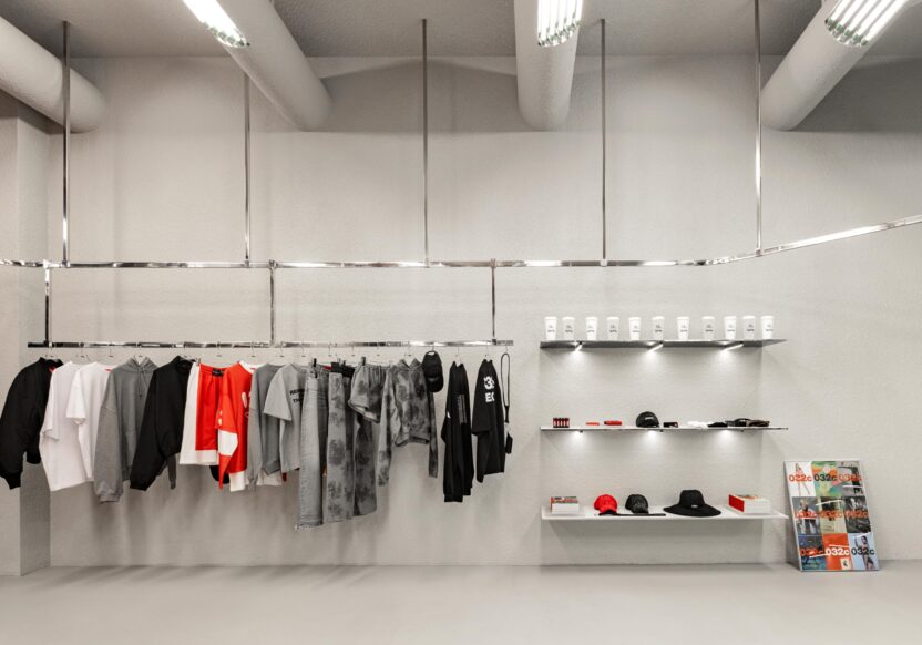 '032c'의 첫 글로벌 스토어, 서울에 상륙하다 10 %EB%AC%B4%EC%8B%A0%EC%82%AC %ED%8A%B8%EB%A0%88%EC%9D%B4%EB%94%A9 %EC%82%AC%EC%A7%84%EC%9E%90%EB%A3%8C 032c %EA%B0%A4%EB%9F%AC%EB%A6%AC %EC%84%9C%EC%9A%B8 %EC%82%AC%EC%A7%84 6 min