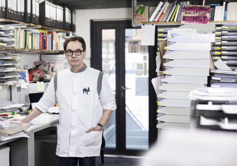 살아 있는 아트북의 전설, ‘슈타이들’의 모든 것 1 Gerhard Steidl %EA%B2%8C%EB%A5%B4%ED%95%98%EB%A5%B4%EB%93%9C %EC%8A%88%ED%83%80%EC%9D%B4%EB%93%A4 2 %C2%A9 2024 Werner Bartsch 1