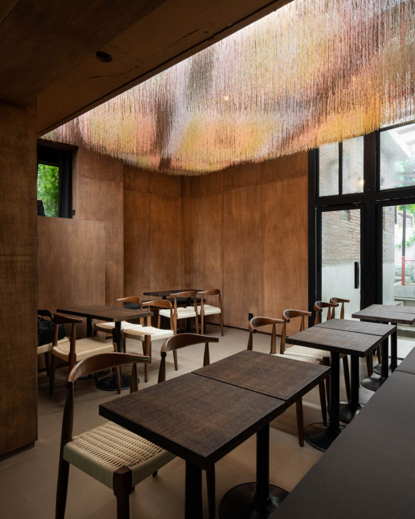 NONE SPACE %EC%84%A0%EC%9E%A0 9 %EB%B3%B5%EC%82%AC