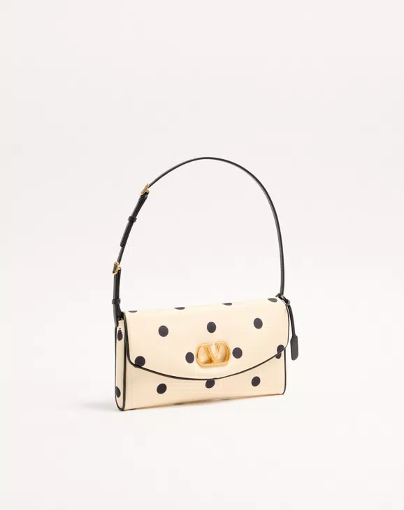 9개의 시선으로 풀어낸 발렌티노 드베인 백 2 20251223 013456