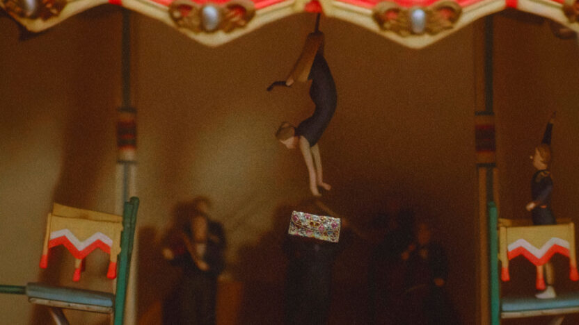 9개의 시선으로 풀어낸 발렌티노 드베인 백 9 Still 5 16x9 1