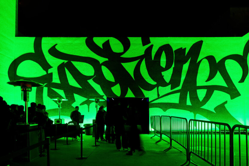 그래피티로 강렬하게 시선을 끈 네이버 x 스포티파이 팝업스토어 7 2512 03685