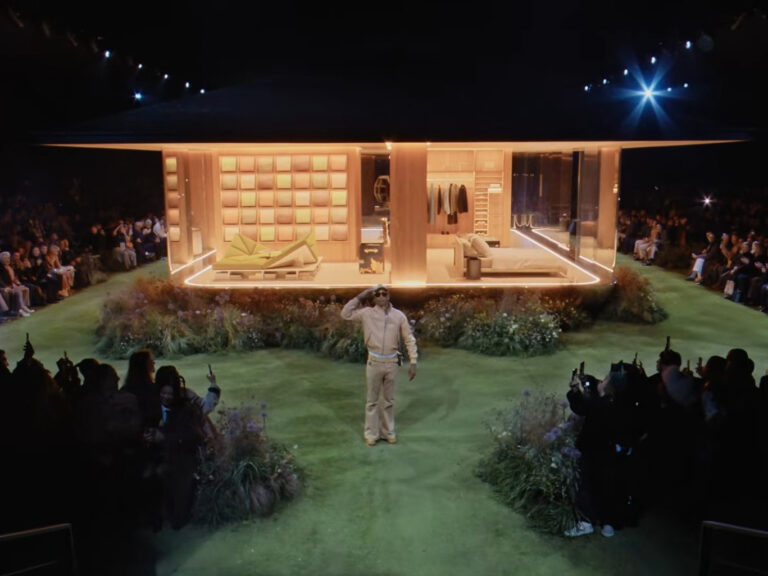 퍼렐 윌리엄스가 디자인한 루이 비통 남성복 쇼의 공간